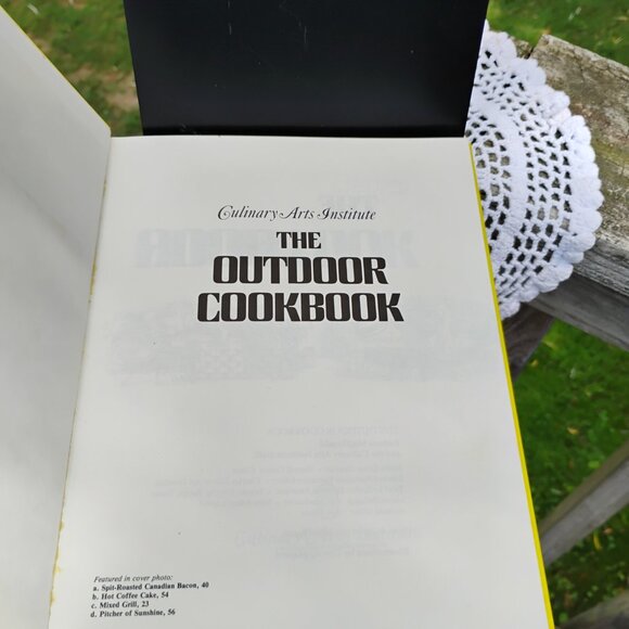 cookbook The Outdoor Cookbook by Culinary Arts Institute hardcover dated 1982 - Picture 4 of 11